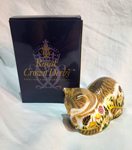 Royal crown derby cottage - royal,