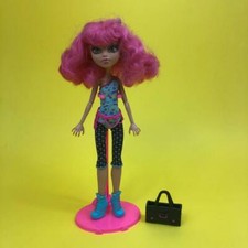 Monster High Dance Class Howleen Wolf Pink Hair Girl Fashion Doll 2011