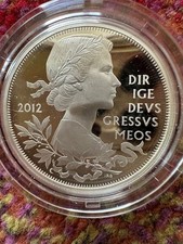 Pls Look At This  Amazing Coin - Magnificent 2012 Queens Diamond Jubilee £5 CoA