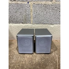 Pair of Bookshelf Speakers