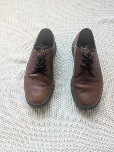 Martens brown leather - 3, eye