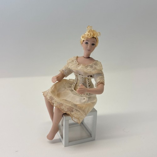 12th scale dolls - scale, doll-