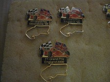 3 RARE OLD SILVERSTONE BRITISH FORMULA ONE GRAND PRIX METAL PIN BADGES SET 3
