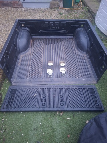 Mk5 hilux tub liner - hilux,