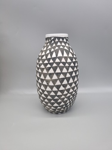 Contemporary earthenware - a,