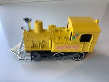 Mini Trains Die-Cast Pull Back & Go Steam Engine  yellow Holiday Train