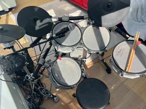 Millenium electronic drum kit - millenium,