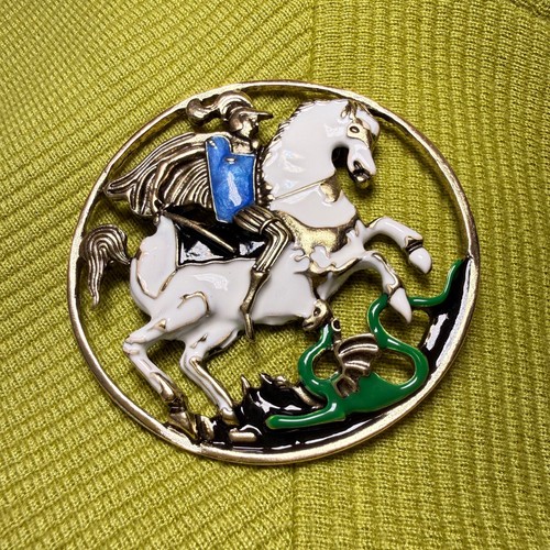 Knight horse brooch enamel - knight,