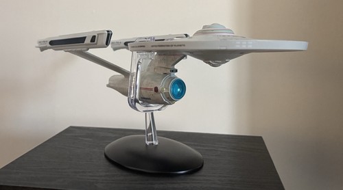 Eaglemoss star trek starship - eaglemoss,