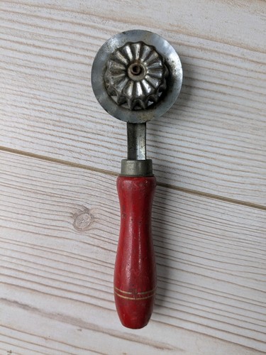 Vintage 1950s nutbrown pastry - nutbrown,