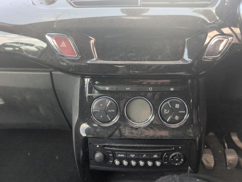 Citroen ds3 2010 - citroen, radio