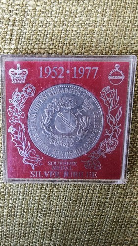 Queen elizabeth 1977 silver - queen,