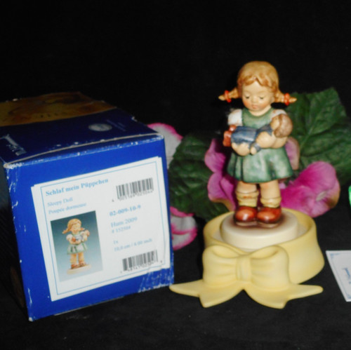 Hummel figurine 2009 girl - hummel,