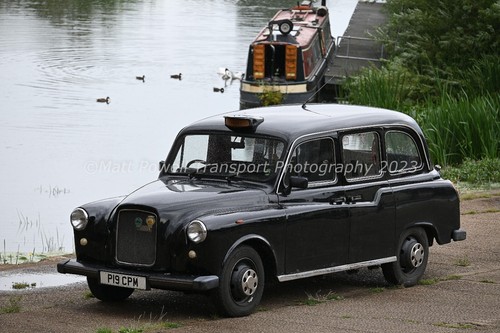 Car photo 12x8 carbodies fx4 - photo,