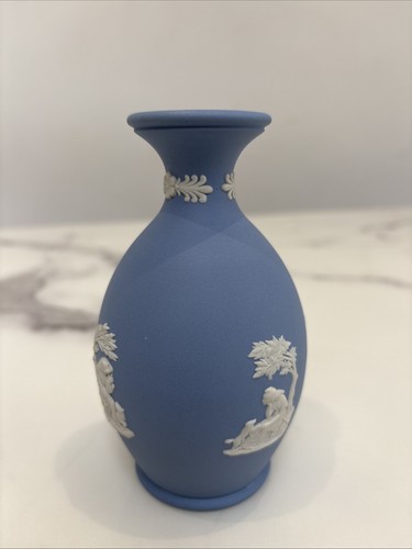 Wedgewood blue jasperware - jasperware, bud