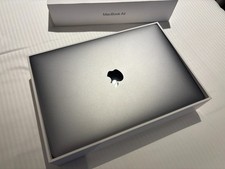 Apple MacBook Air 13.3" (256GB SSD, Intel Core i3 10th Gen., 1.10 GHz, 8GB)