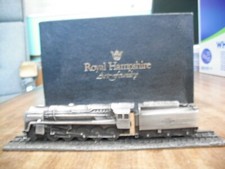 Royal hampshire pewter train - royal,