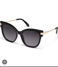 QUAY Eye Sunglasses –
