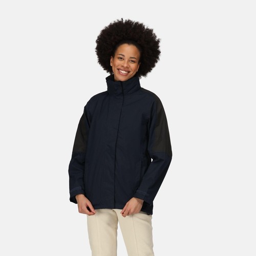 Regatta defender iii - regatta,