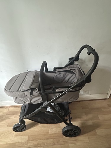 Red kite grey black travel - kite,