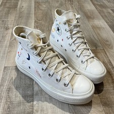 Converse Chuck Taylor All Star Lift It's Okay To Wander Women’s Size 6 Platform