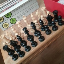 Large Chess set in plastic   king is 7.5 cm tall with  a 3.0 cm dia base