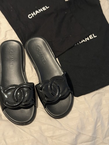 Chanel black leather - black, logo