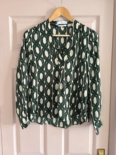 Green cream geometric chain - cream,