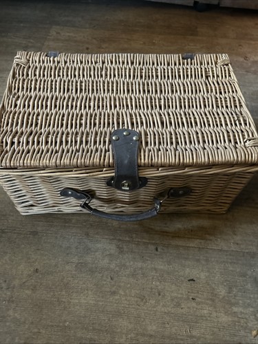 Vintage wicker picnic - wicker,