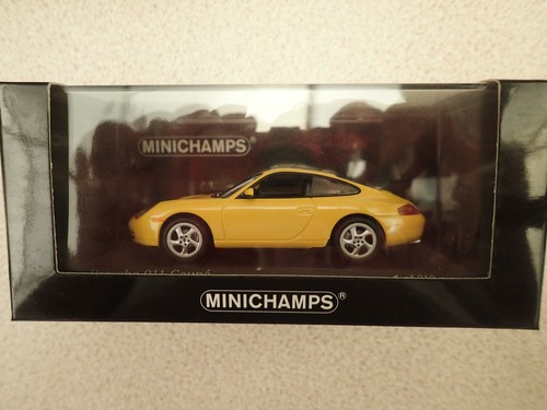 Minichamps 400 061182 43 - 400, 1:43