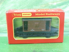 Triang Hornby R.16 BR Guards Van B952698 - boxed