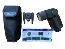 Nissin Di700 Flash (on camera