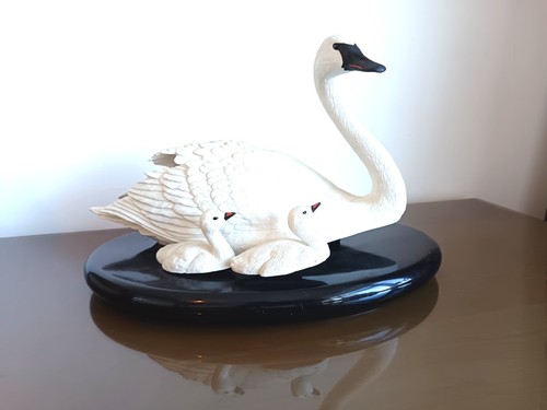 Franklin mint under her wing - franklin, "under