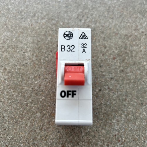 Wylex amp curve ka - amp, 3