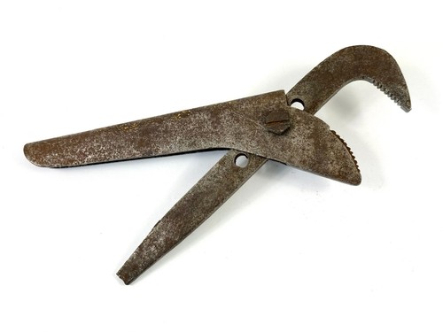 Vintage adjustable pipe wrench - adjustable,