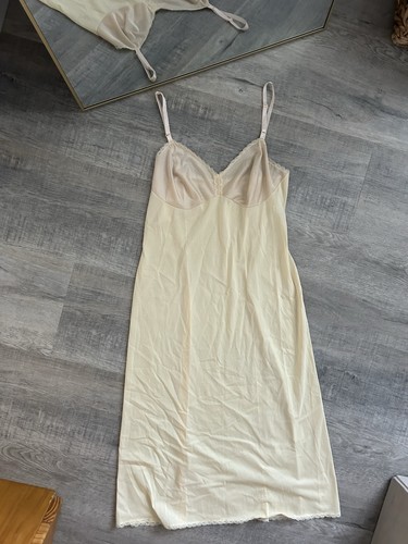 Vtg vanity fair butter yellow - vtg,