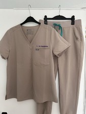 Women’s Figs Scrub Set Beige