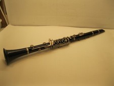 vintage bundy clarinet w
