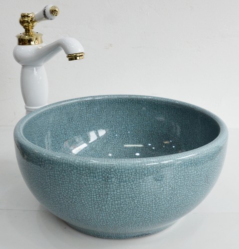 Crackle effect glaze bathroom - effect,