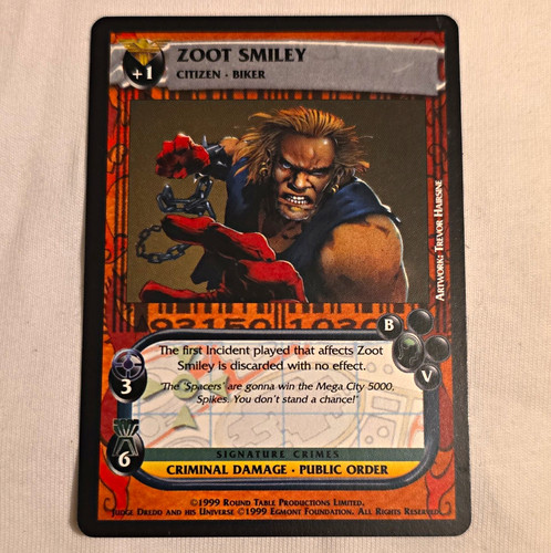 Round table dredd card - table,