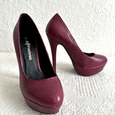 Internacionale shoes size 4