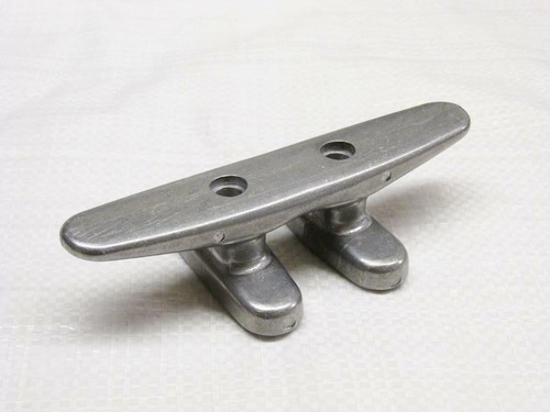 Hole open base cleat - base,