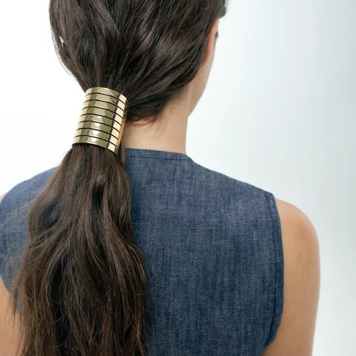 Nwot zara gold metal - nwot, hair