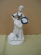 VINTAGE PORCELAIN LADY
