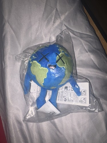 Kaws uniqlo bag charm - kaws,