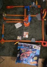 RARE RETIRED Hot Wheels City