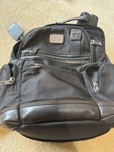 Pre owned tumi alpha knox - pre-owned,