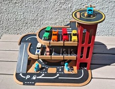 Wooden garage - Early Learning