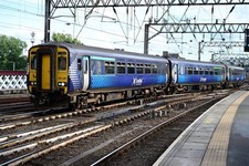 class 156 no 156439 in new scotrail at glasgow central