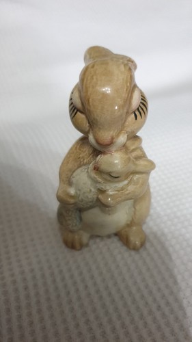 Beswick rabbit bunny - bunny, holding